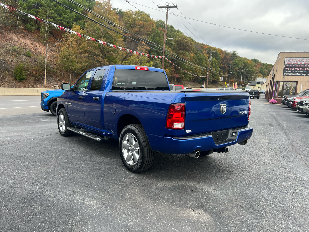 RAM 1500 Classic Tradesman Quad Cab 4WD 2019 RAM 1500 Classic Tradesman Quad Cab 4WD 2019