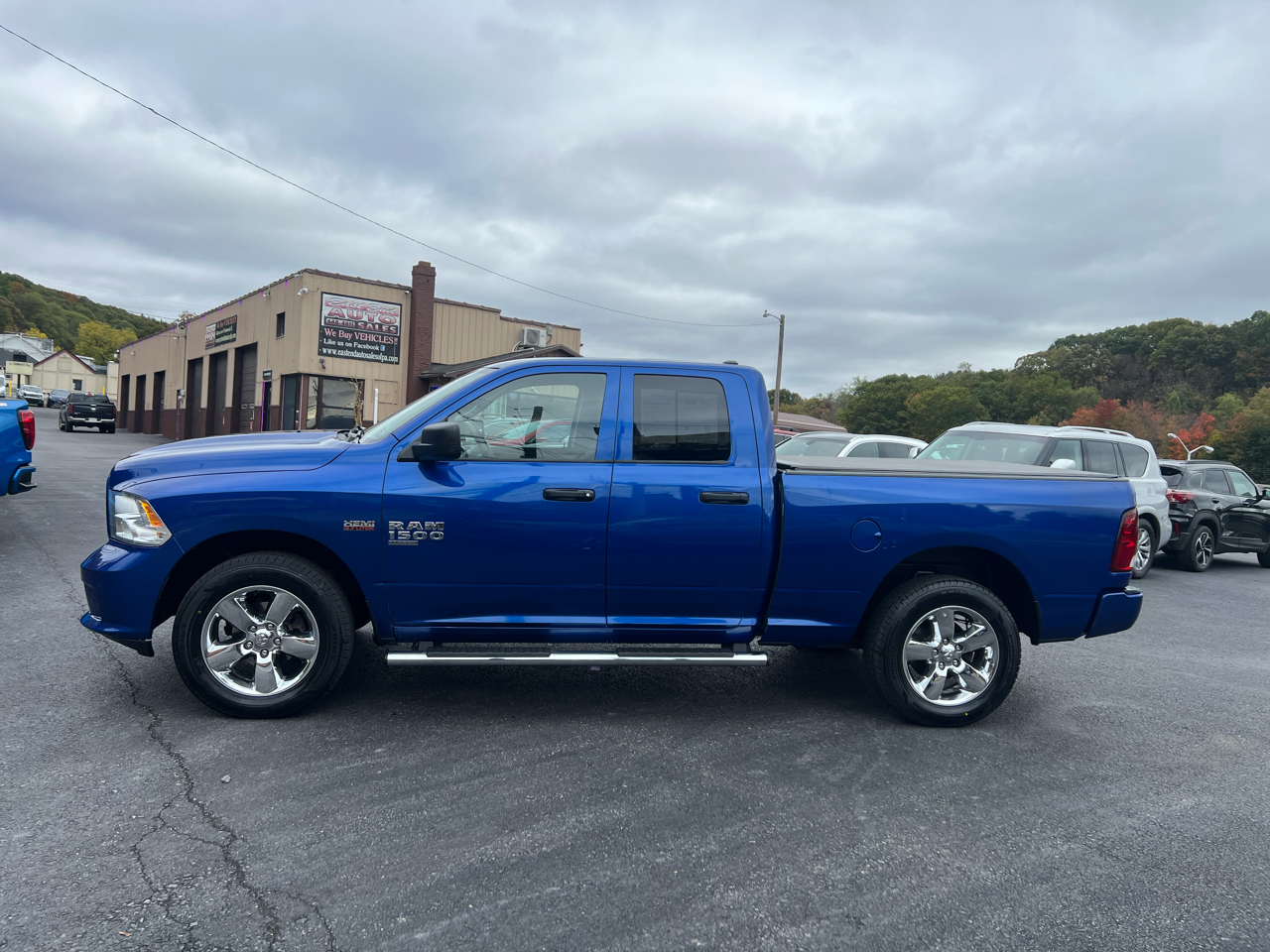 RAM 1500 Classic Tradesman Quad Cab 4WD 2019 RAM 1500 Classic Tradesman Quad Cab 4WD 2019