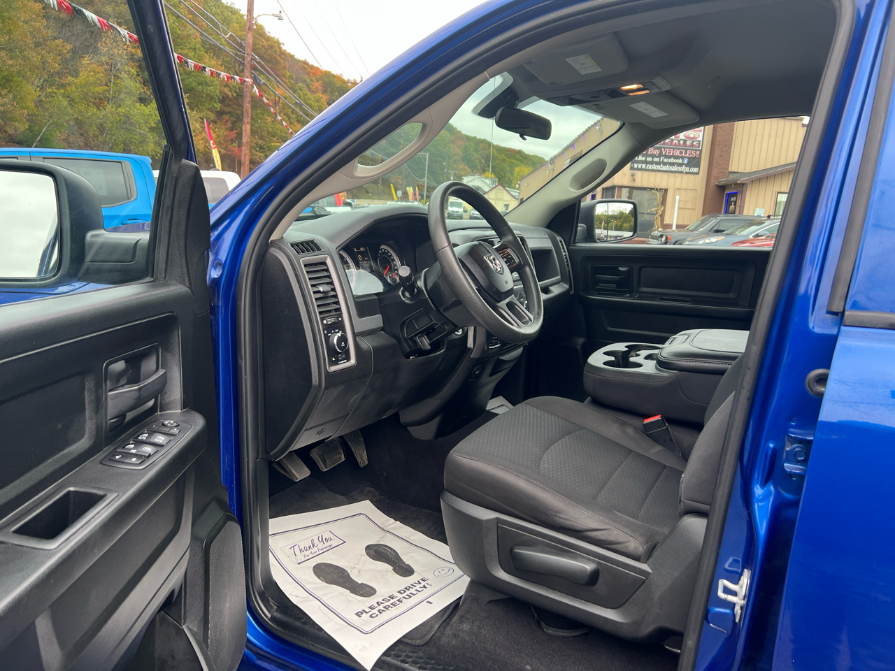 RAM 1500 Classic Tradesman Quad Cab 4WD 2019 RAM 1500 Classic Tradesman Quad Cab 4WD 2019