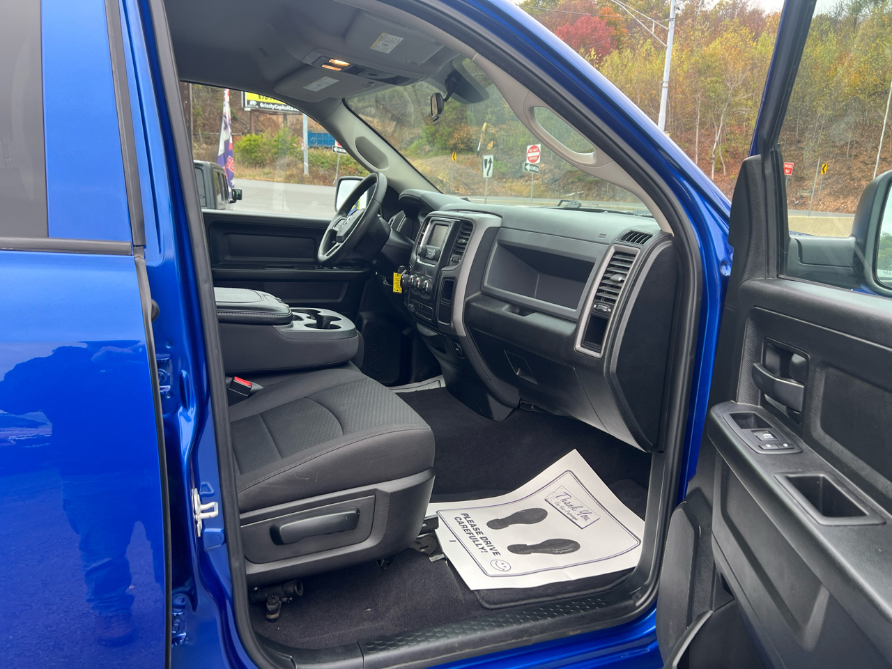 RAM 1500 Classic Tradesman Quad Cab 4WD 2019 RAM 1500 Classic Tradesman Quad Cab 4WD 2019