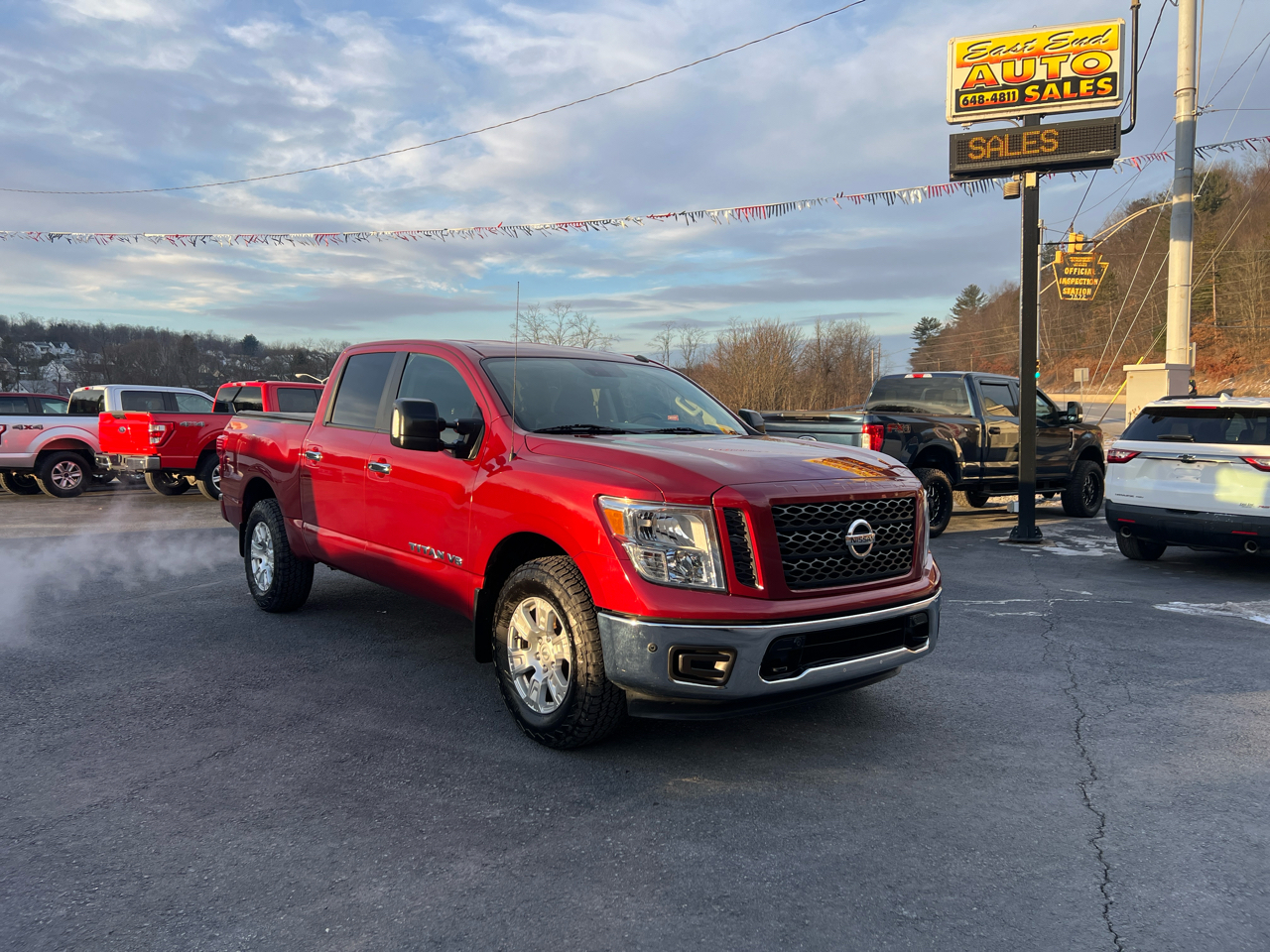 Nissan Titan 4WD Crew Cab SWB SV 2019