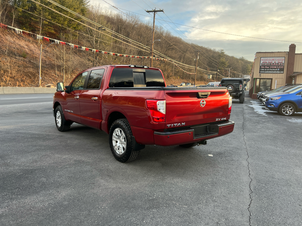Nissan Titan 4WD Crew Cab SWB SV 2019