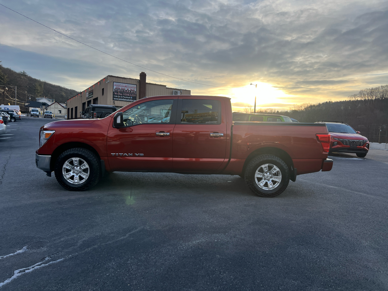Nissan Titan 4WD Crew Cab SWB SV 2019