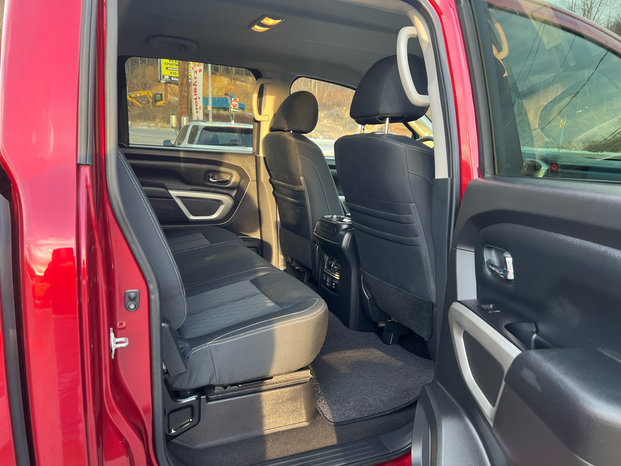Nissan Titan 4WD Crew Cab SWB SV 2019