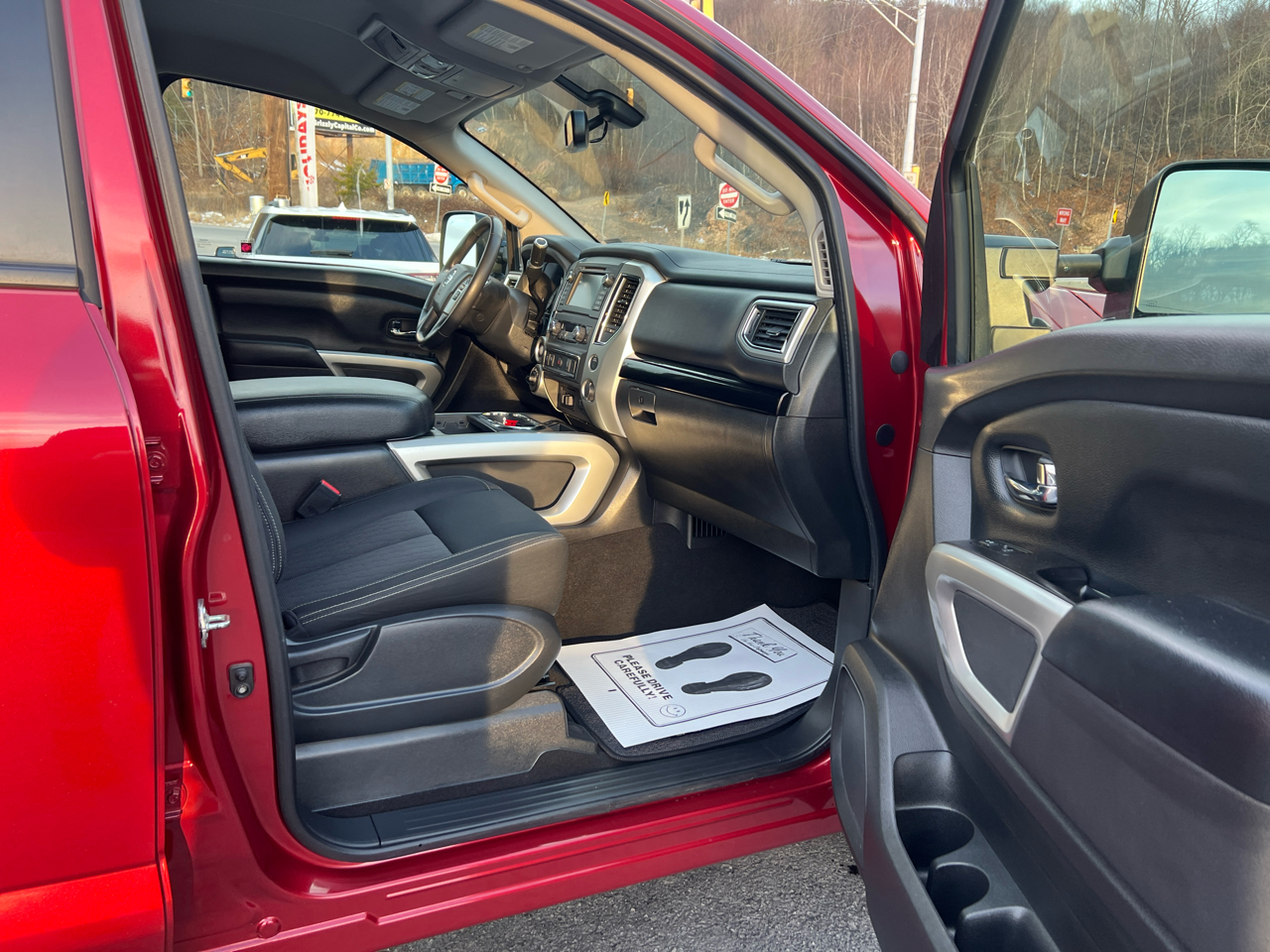 Nissan Titan 4WD Crew Cab SWB SV 2019