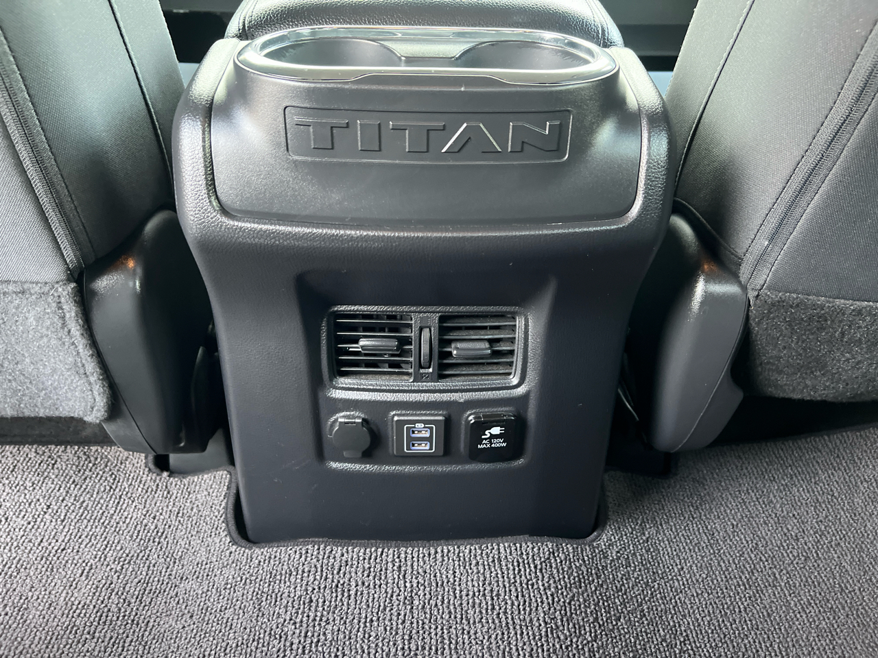 Nissan Titan 4WD Crew Cab SWB SV 2019