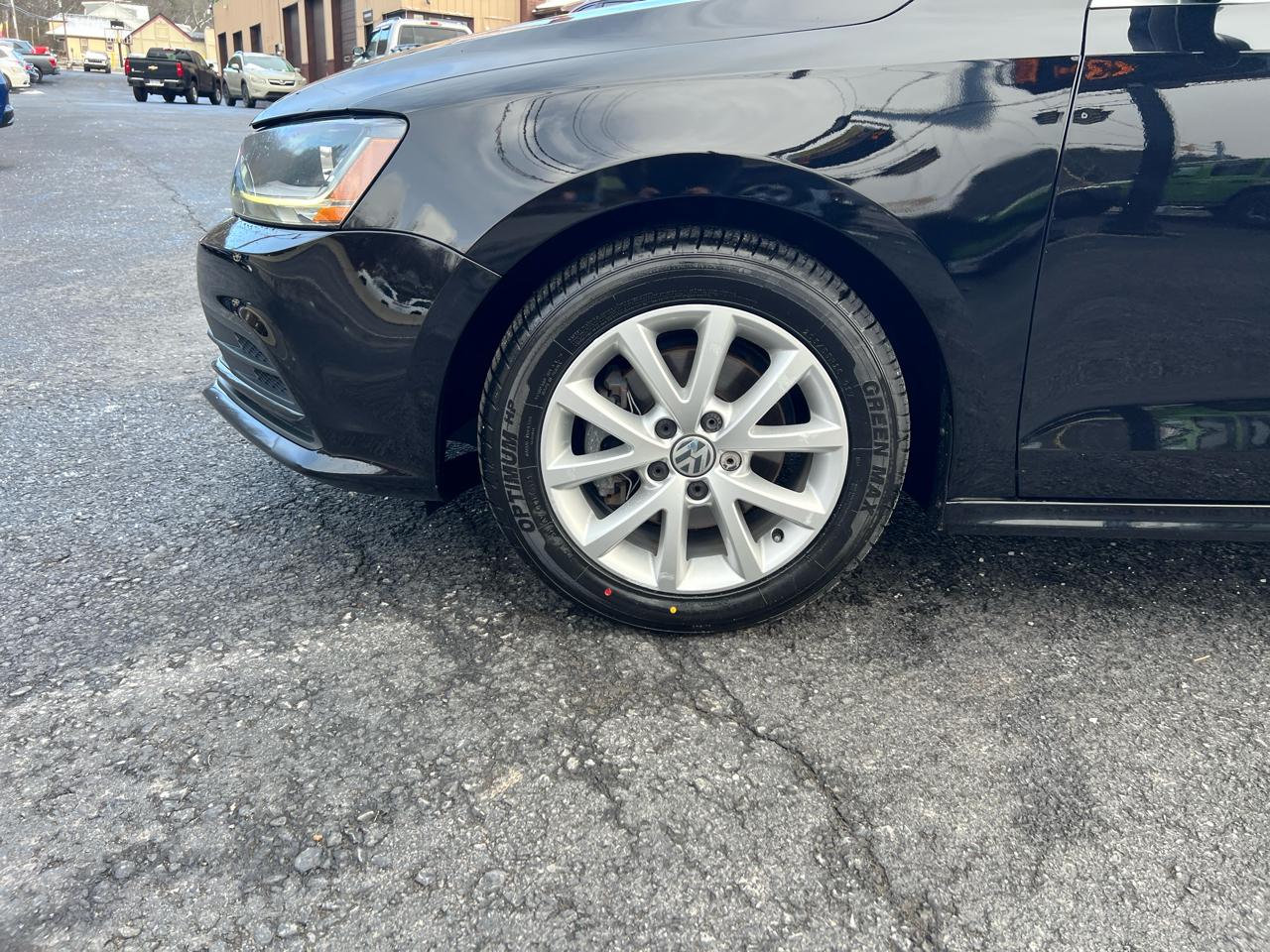 Volkswagen Jetta 1.4T SE 6A 2017