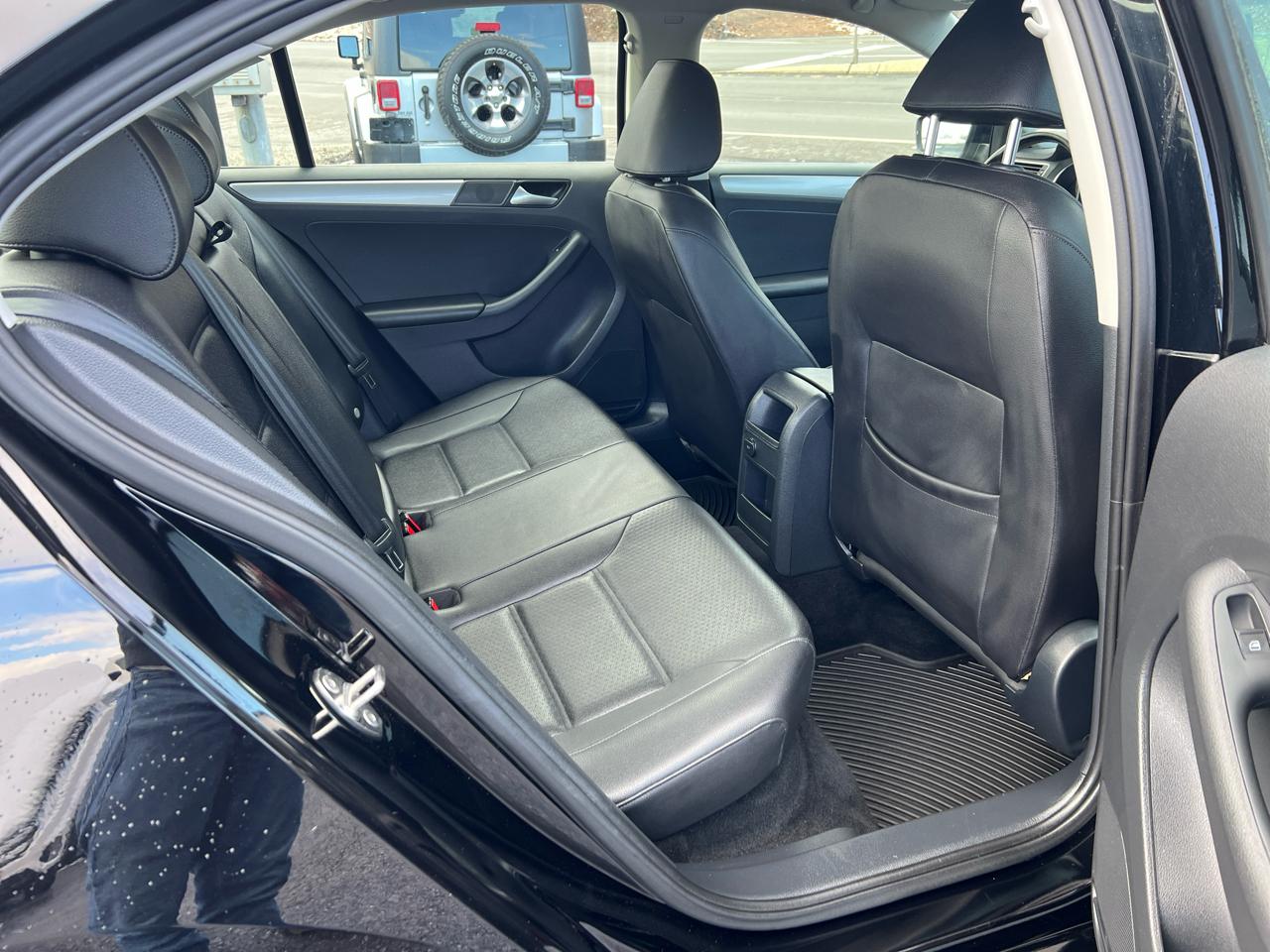 Volkswagen Jetta 1.4T SE 6A 2017