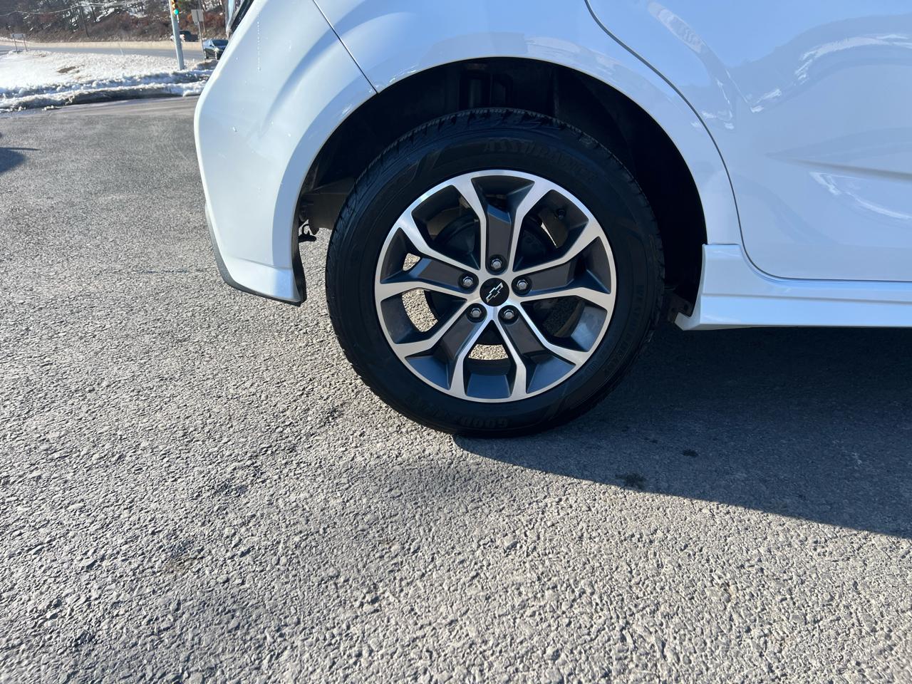 Chevrolet Sonic LT Auto 5-Door 2020