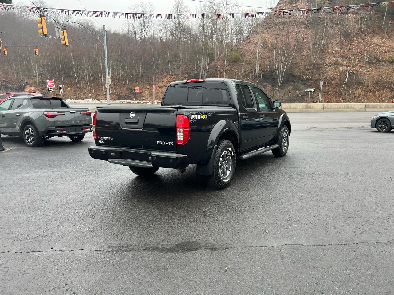 Nissan Frontier PRO-4X Crew Cab 4WD at 2019