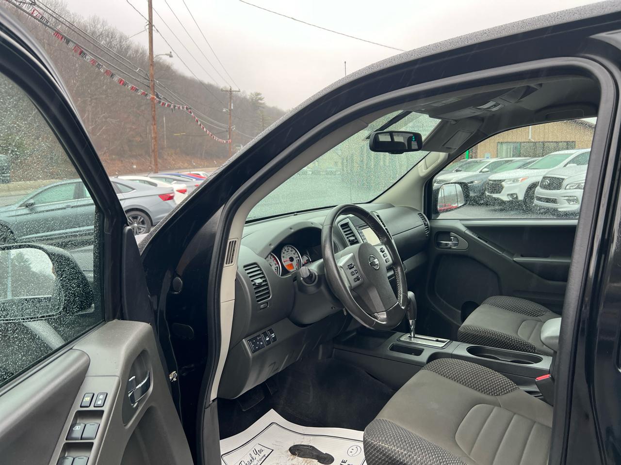 Nissan Frontier PRO-4X Crew Cab 4WD at 2019