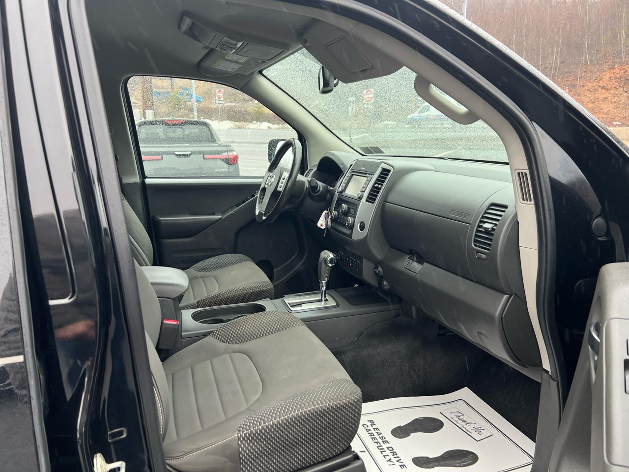 Nissan Frontier PRO-4X Crew Cab 4WD at 2019