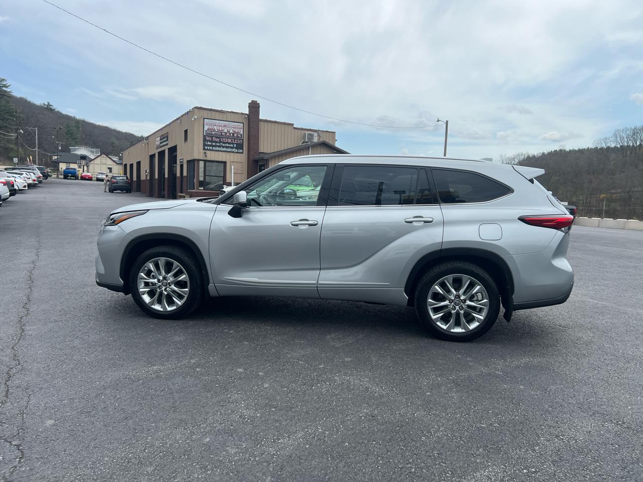 Toyota Highlander Limited AWD V6 2020