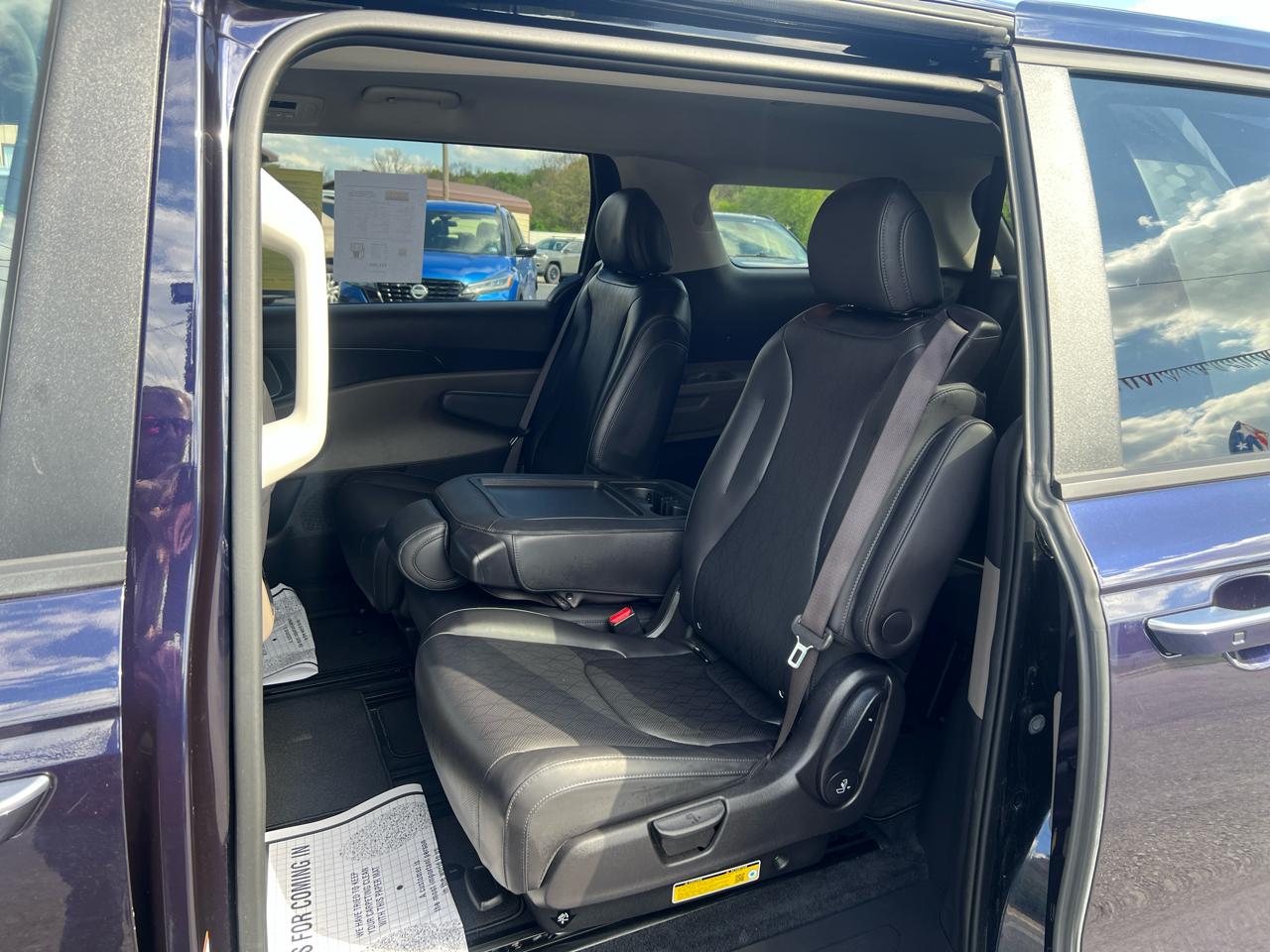 Kia Carnival LXS 2025