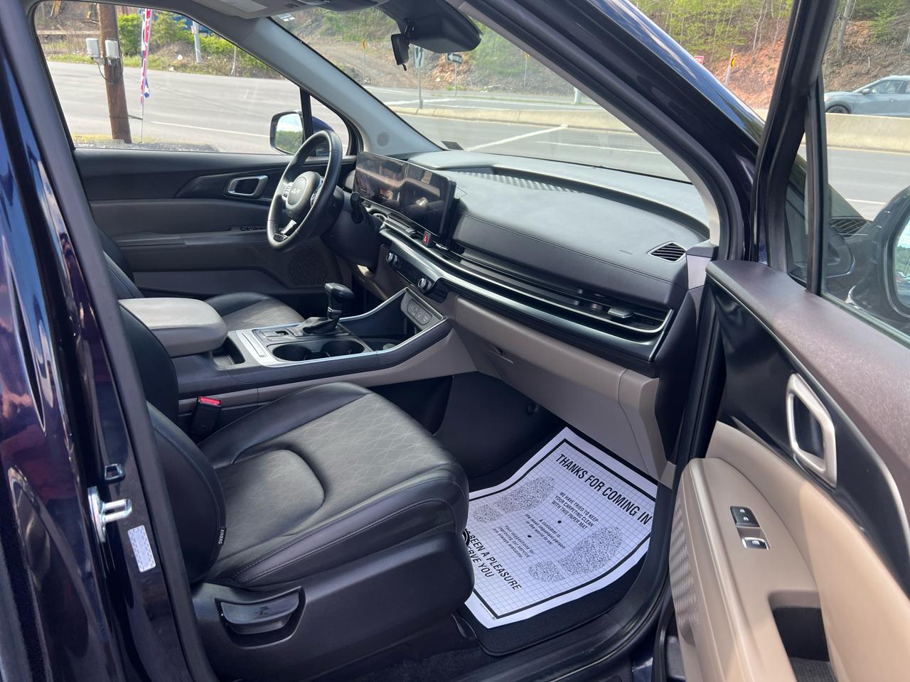 Kia Carnival LXS 2025