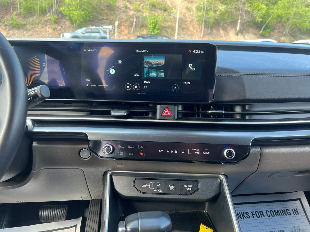 Kia Carnival LXS 2025