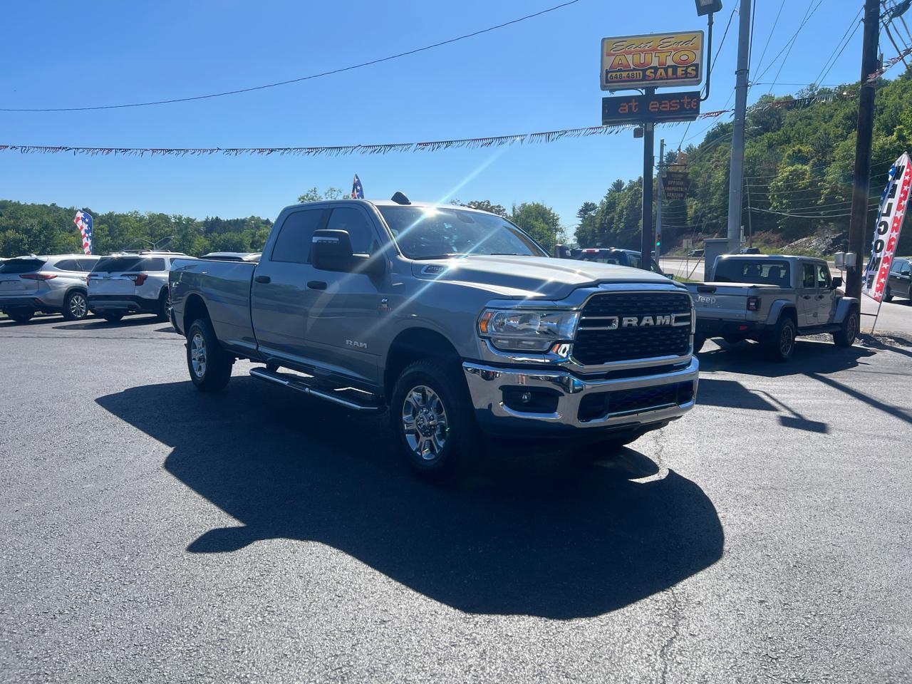 RAM 2500 Tradesman Crew Cab LWB 4WD 2024