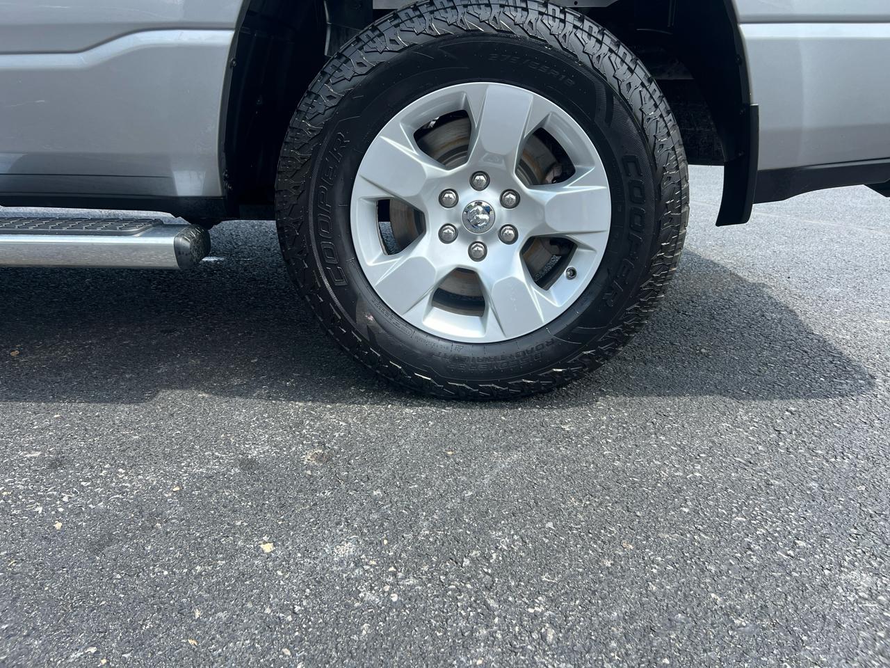 RAM 1500 Big Horn Quad Cab 4WD 2021