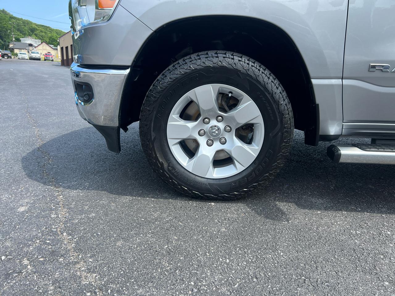 RAM 1500 Big Horn Quad Cab 4WD 2021