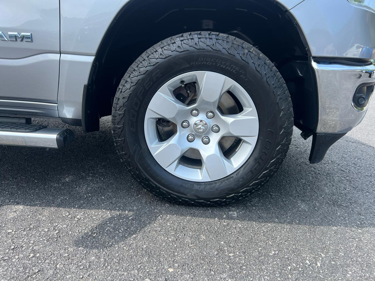 RAM 1500 Big Horn Quad Cab 4WD 2021