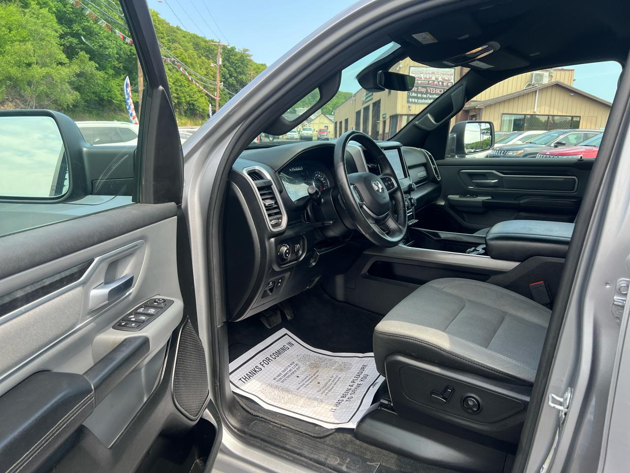 RAM 1500 Big Horn Quad Cab 4WD 2021