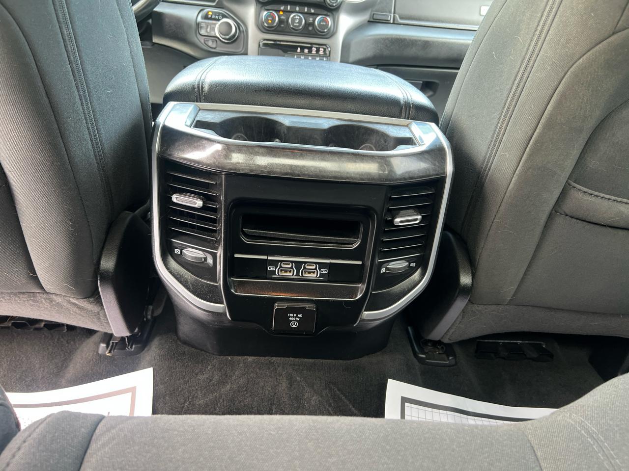 RAM 1500 Big Horn Quad Cab 4WD 2021