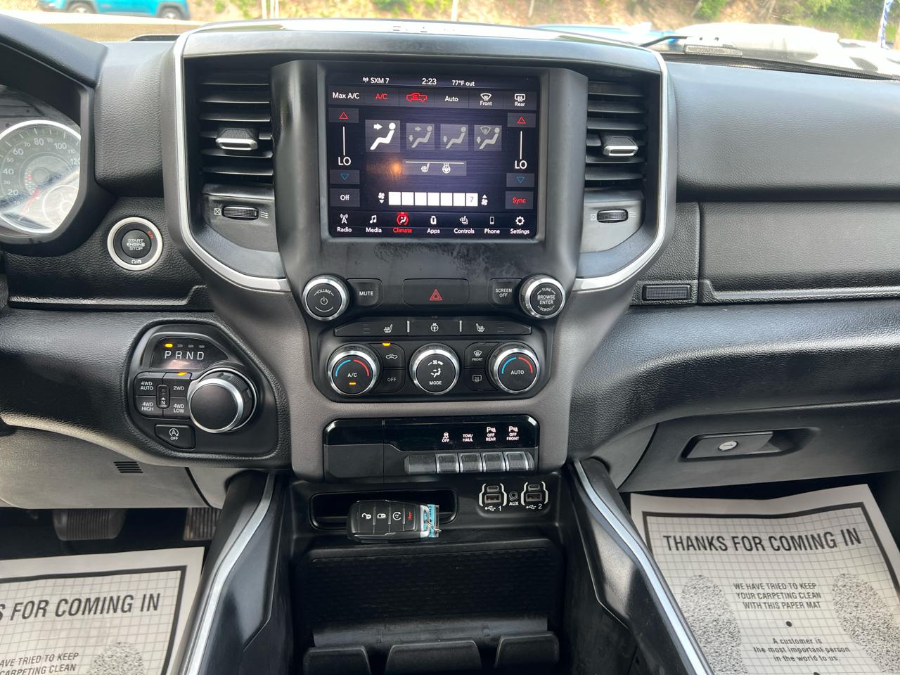 RAM 1500 Big Horn Quad Cab 4WD 2021