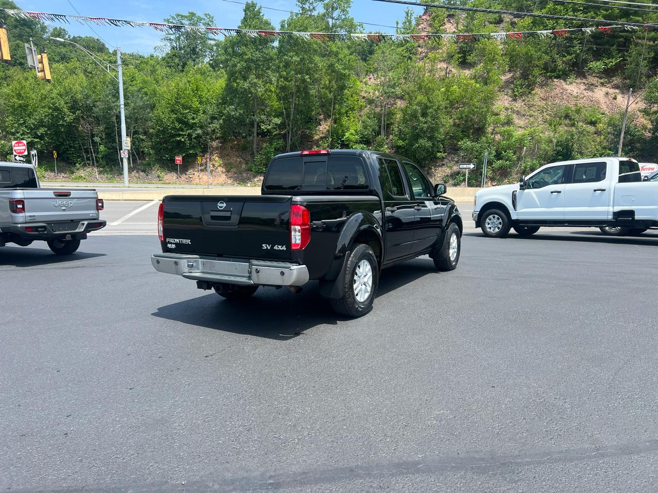 Nissan Frontier SV Crew Cab 5AT 4WD 2019