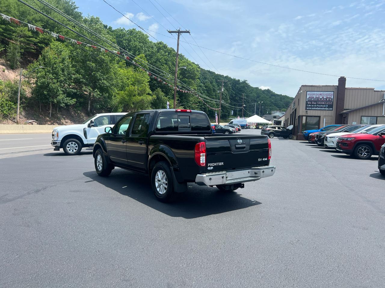 Nissan Frontier SV Crew Cab 5AT 4WD 2019