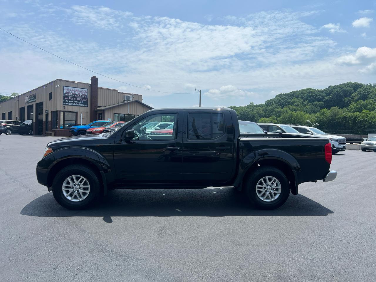 Nissan Frontier SV Crew Cab 5AT 4WD 2019
