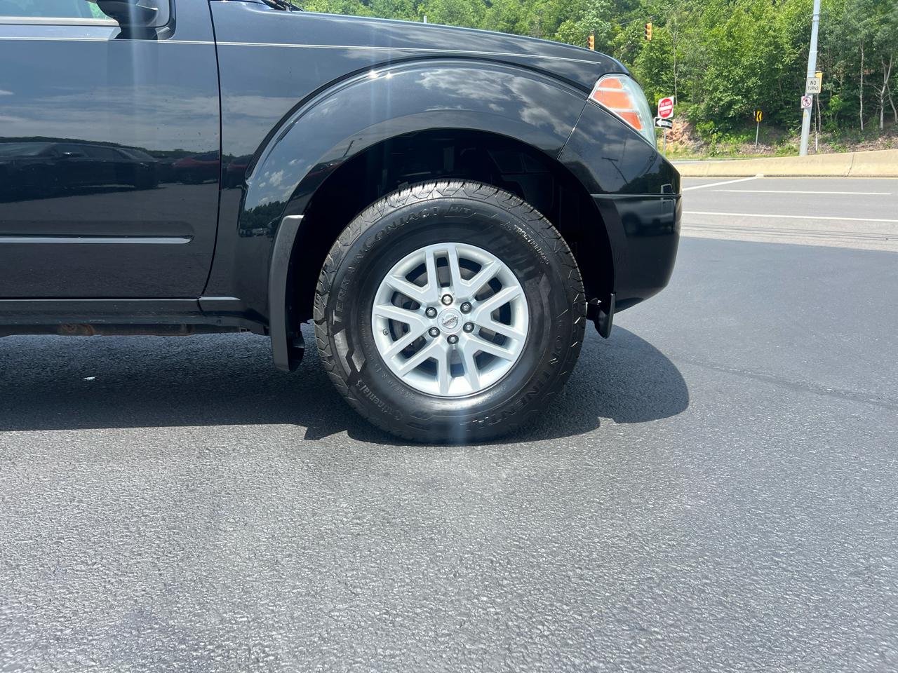 Nissan Frontier SV Crew Cab 5AT 4WD 2019