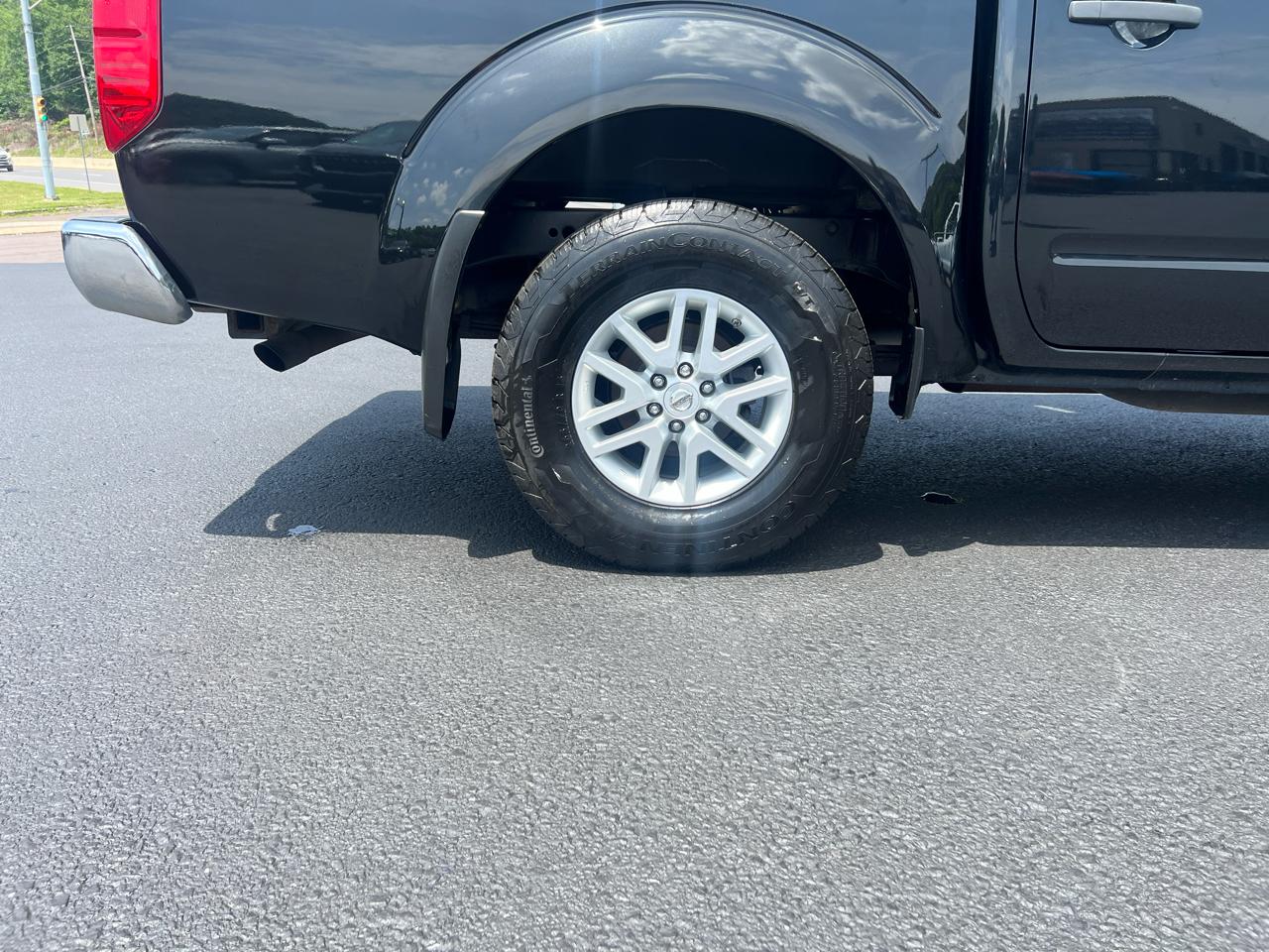 Nissan Frontier SV Crew Cab 5AT 4WD 2019