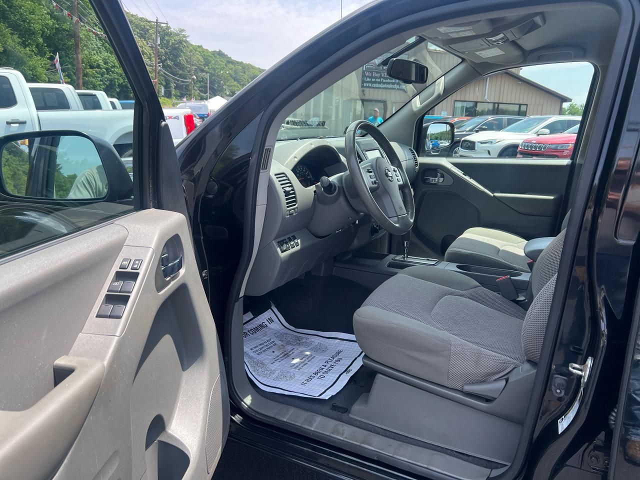 Nissan Frontier SV Crew Cab 5AT 4WD 2019