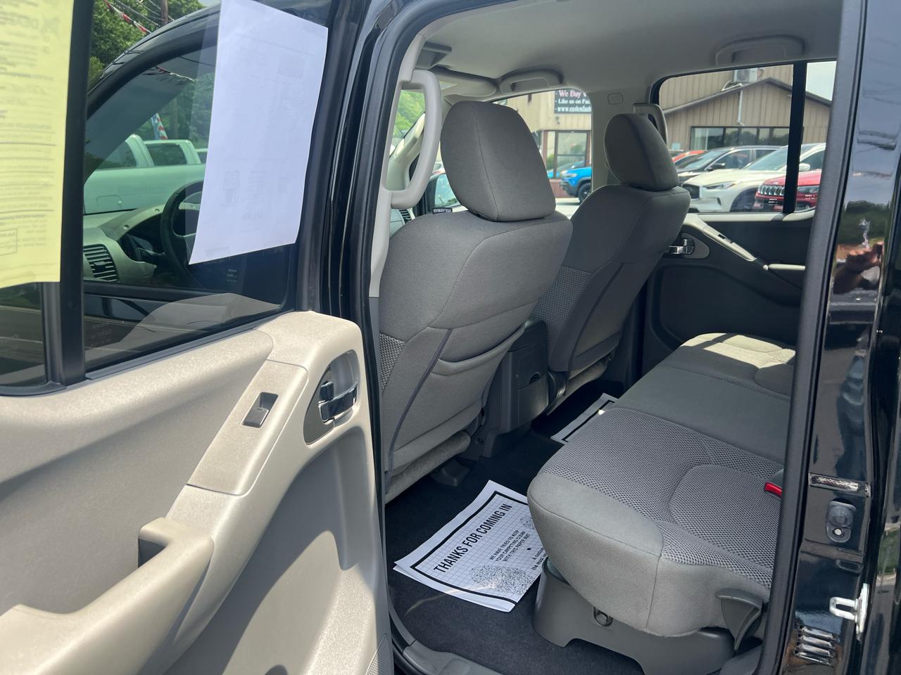 Nissan Frontier SV Crew Cab 5AT 4WD 2019
