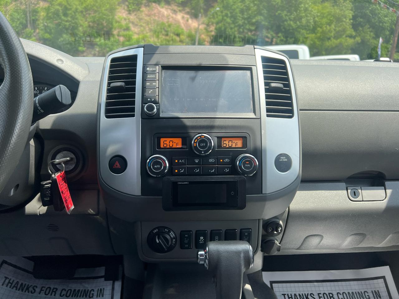 Nissan Frontier SV Crew Cab 5AT 4WD 2019