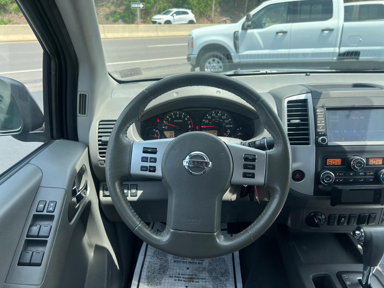 Nissan Frontier SV Crew Cab 5AT 4WD 2019