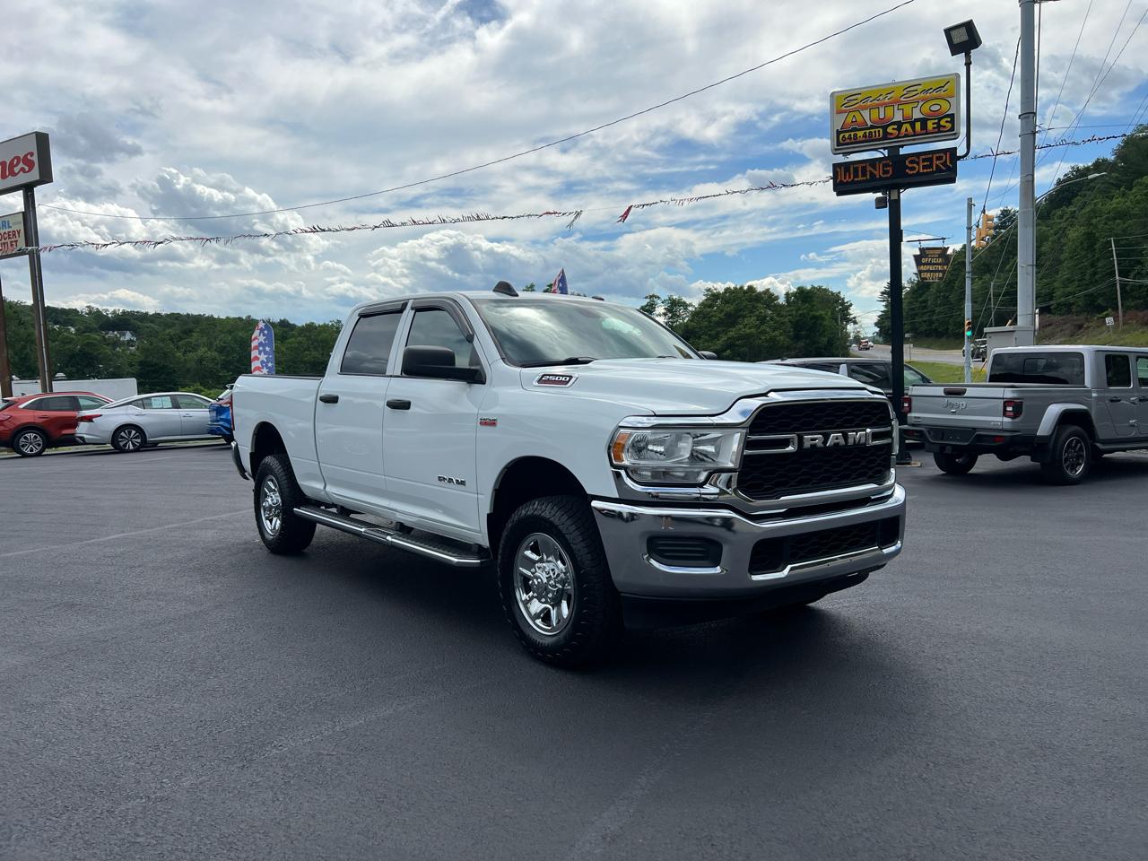 RAM 2500 Tradesman Crew Cab SWB 4WD 2022