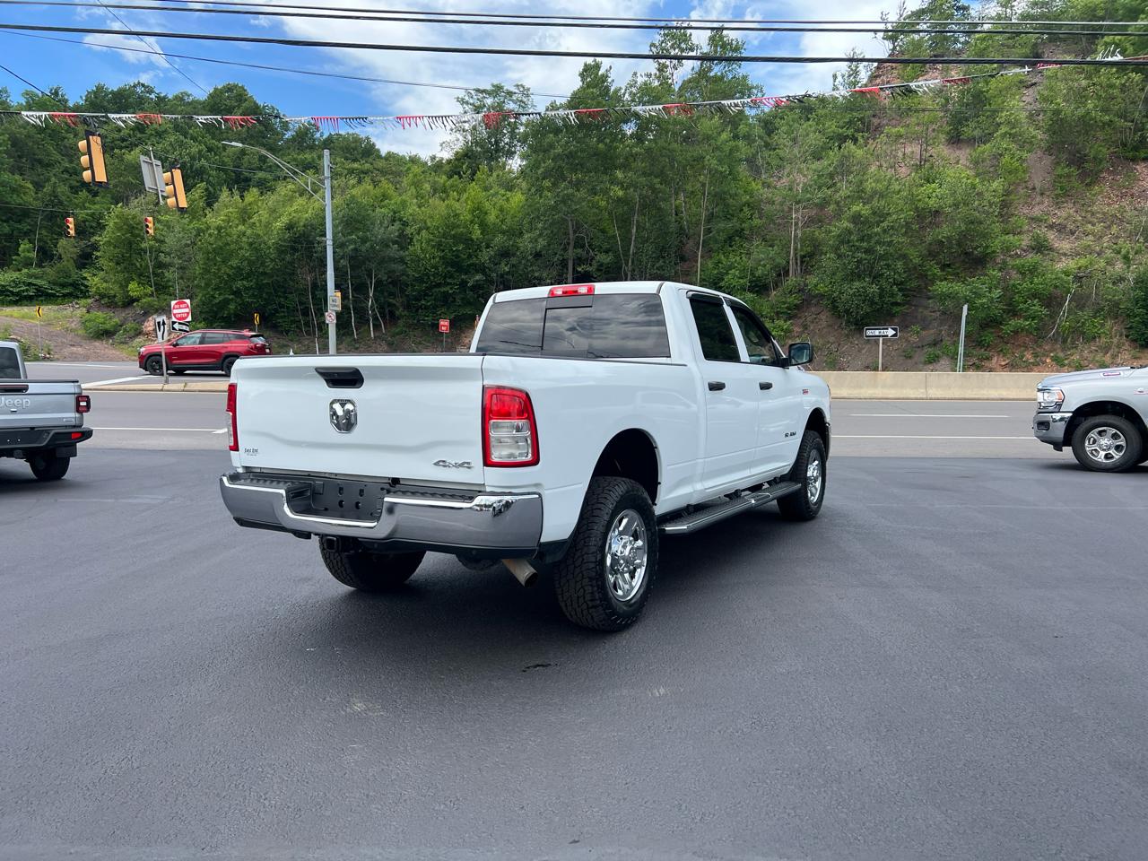 RAM 2500 Tradesman Crew Cab SWB 4WD 2022