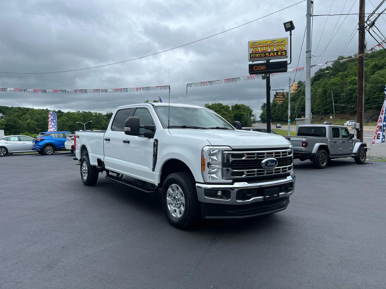 Ford F-250 SD XLT Crew Cab 4WD 2023