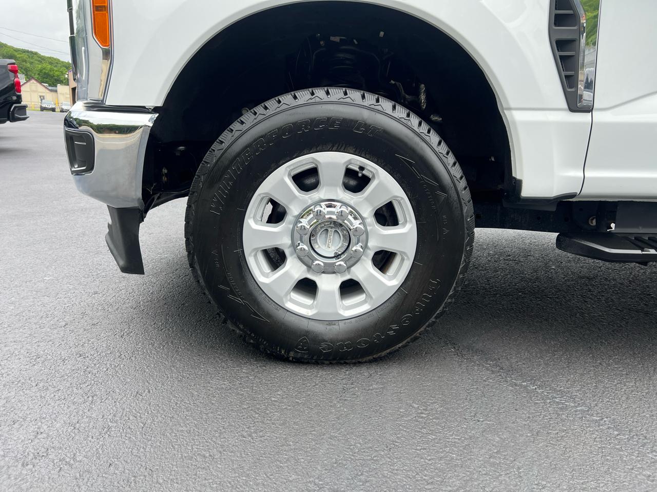 Ford F-250 SD XLT Crew Cab 4WD 2023
