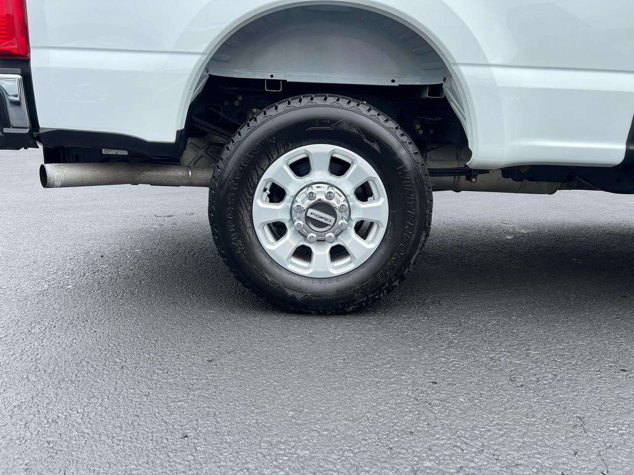 Ford F-250 SD XLT Crew Cab 4WD 2023