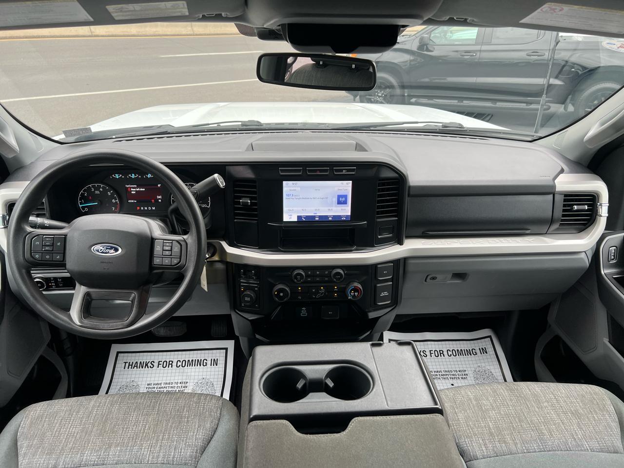 Ford F-250 SD XLT Crew Cab 4WD 2023