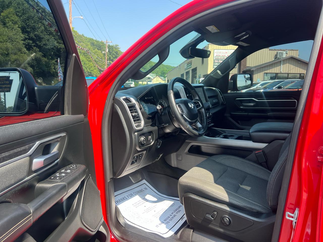 RAM 1500 Big Horn Crew Cab SWB 4WD 2020