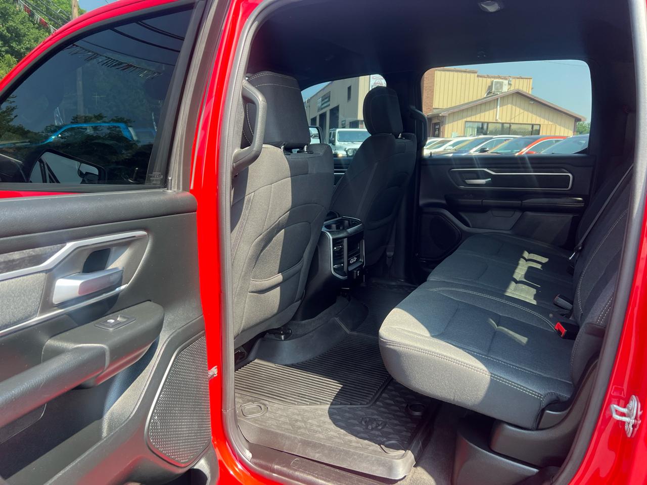 RAM 1500 Big Horn Crew Cab SWB 4WD 2020
