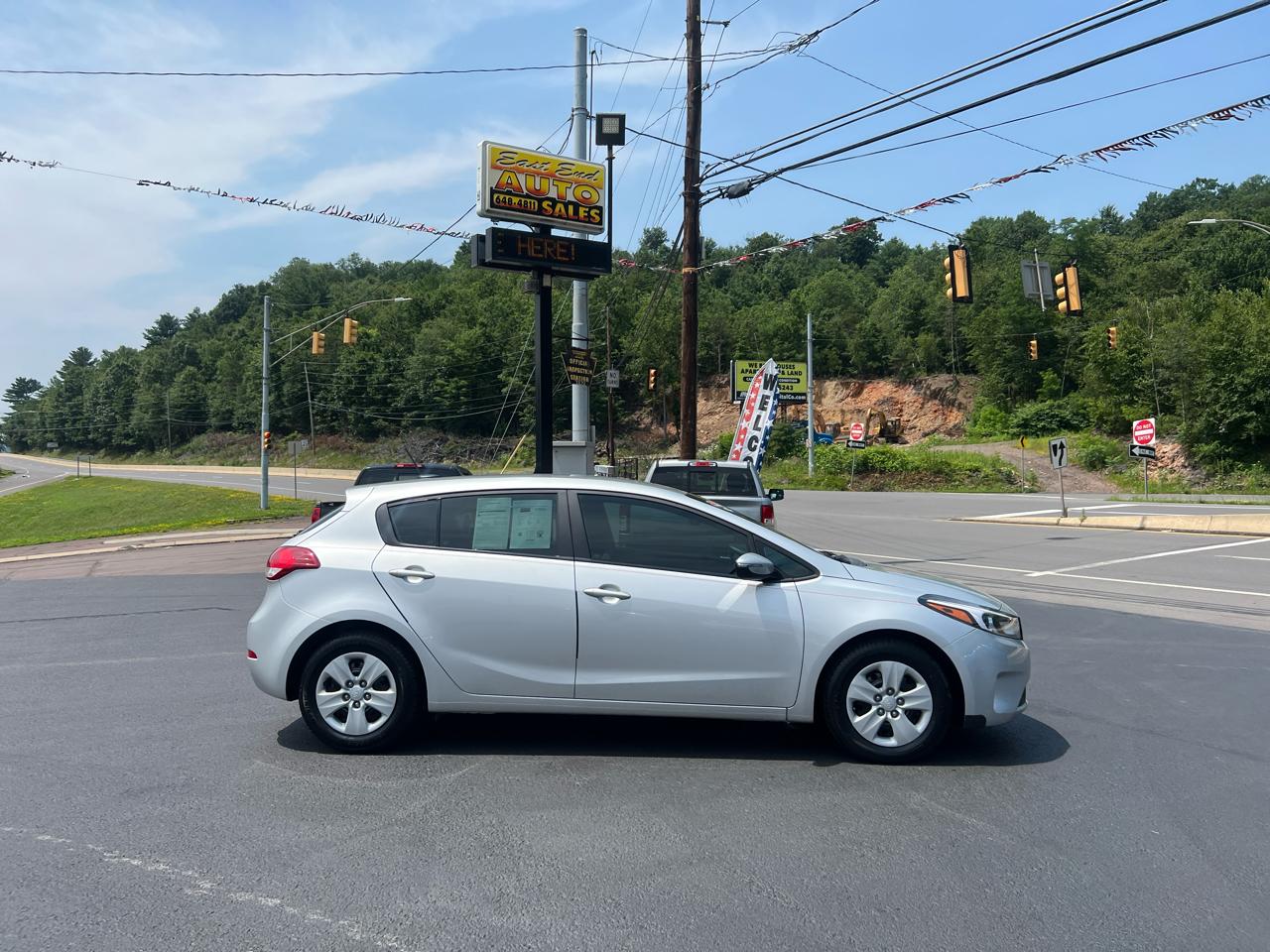Kia Forte 5-Door LX 2017