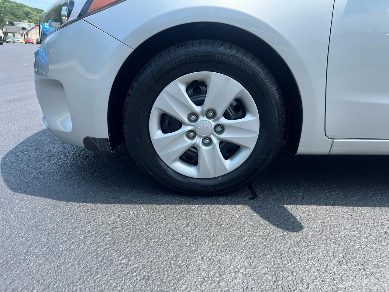 Kia Forte 5-Door LX 2017