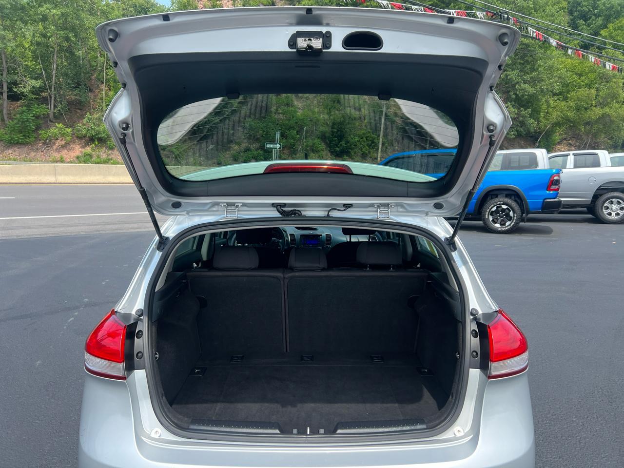 Kia Forte 5-Door LX 2017