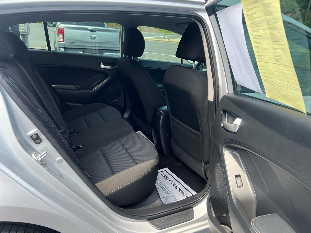 Kia Forte 5-Door LX 2017