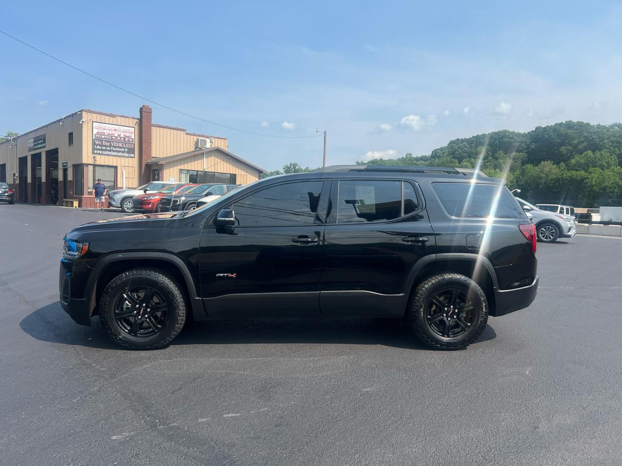 GMC Acadia AWD 4dr AT4 2022
