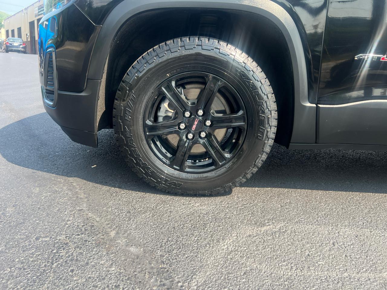 GMC Acadia AWD 4dr AT4 2022